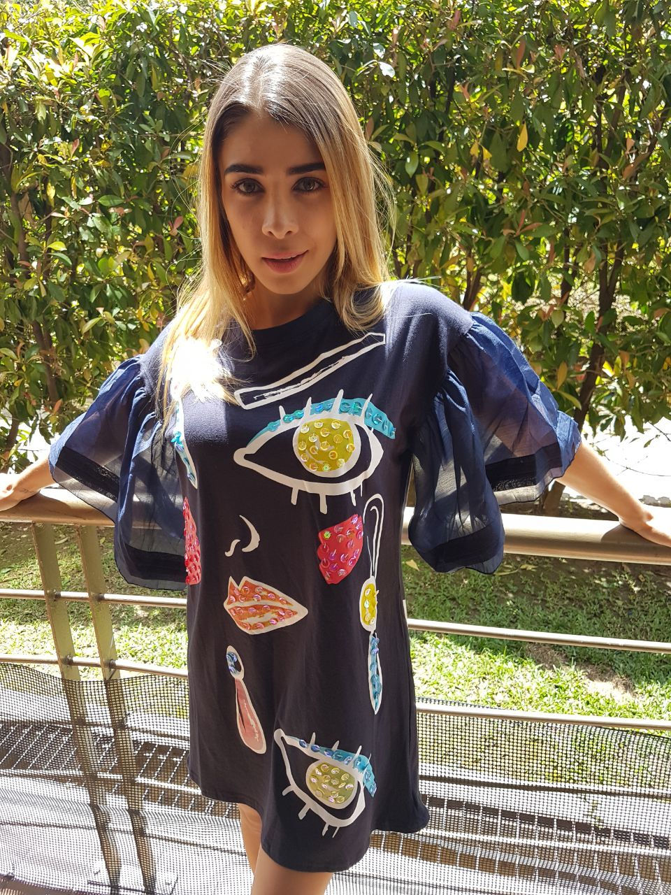 VESTIDO CON FIGURAS