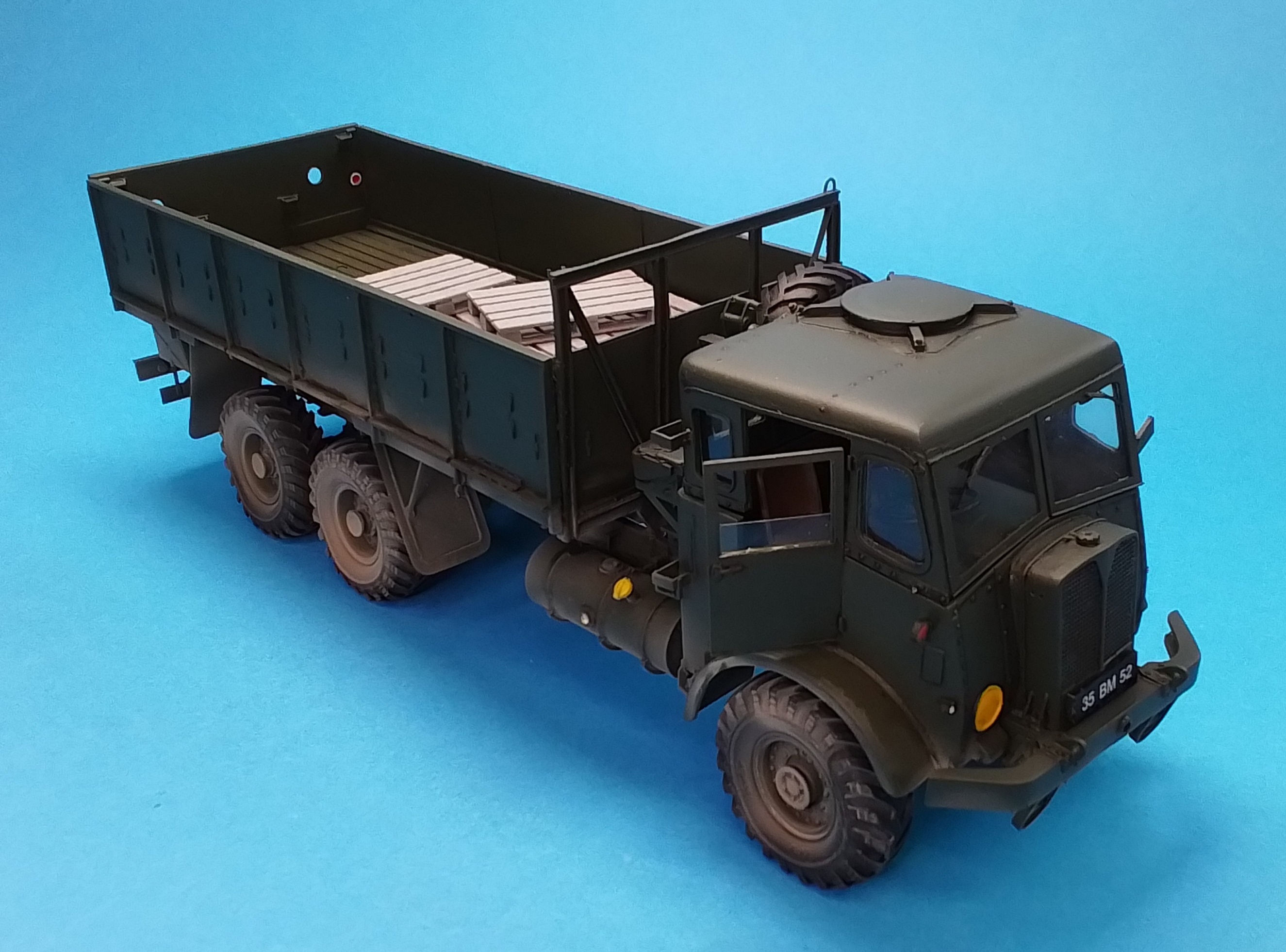 FV11008 AEC Militant 6x4 (steel body)