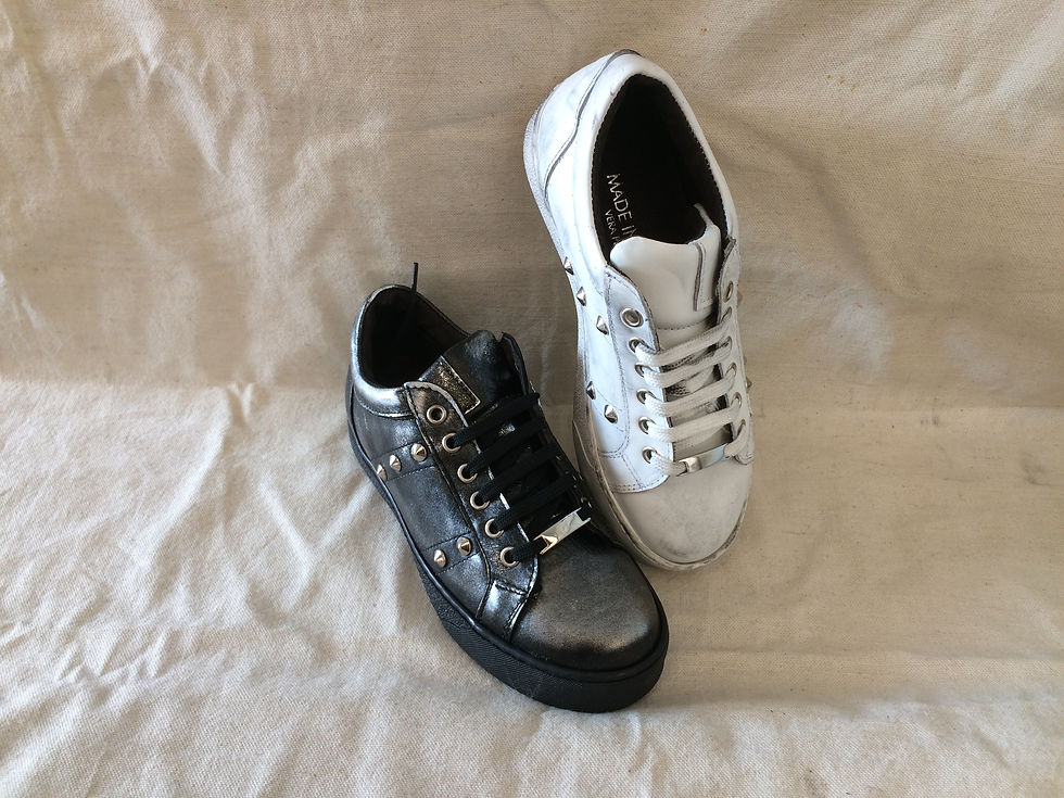 Miniatura: SNEAKERS