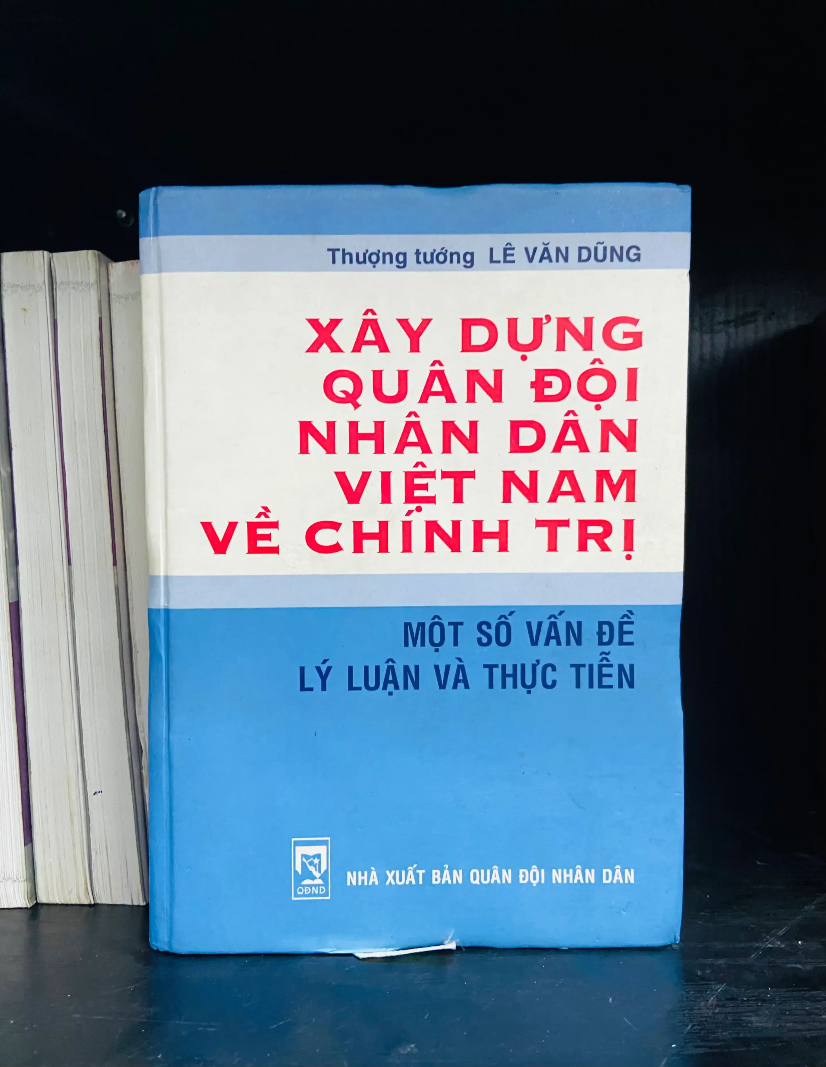 Xây dựng quân đội nhân dân Việt Nam về chính trị