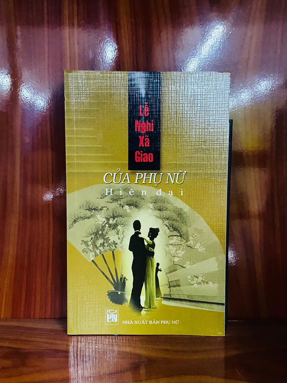 Lễ nghi xã giao của Phụ nữ hiện đại