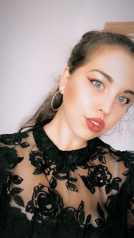 Louise profile photo.jpg