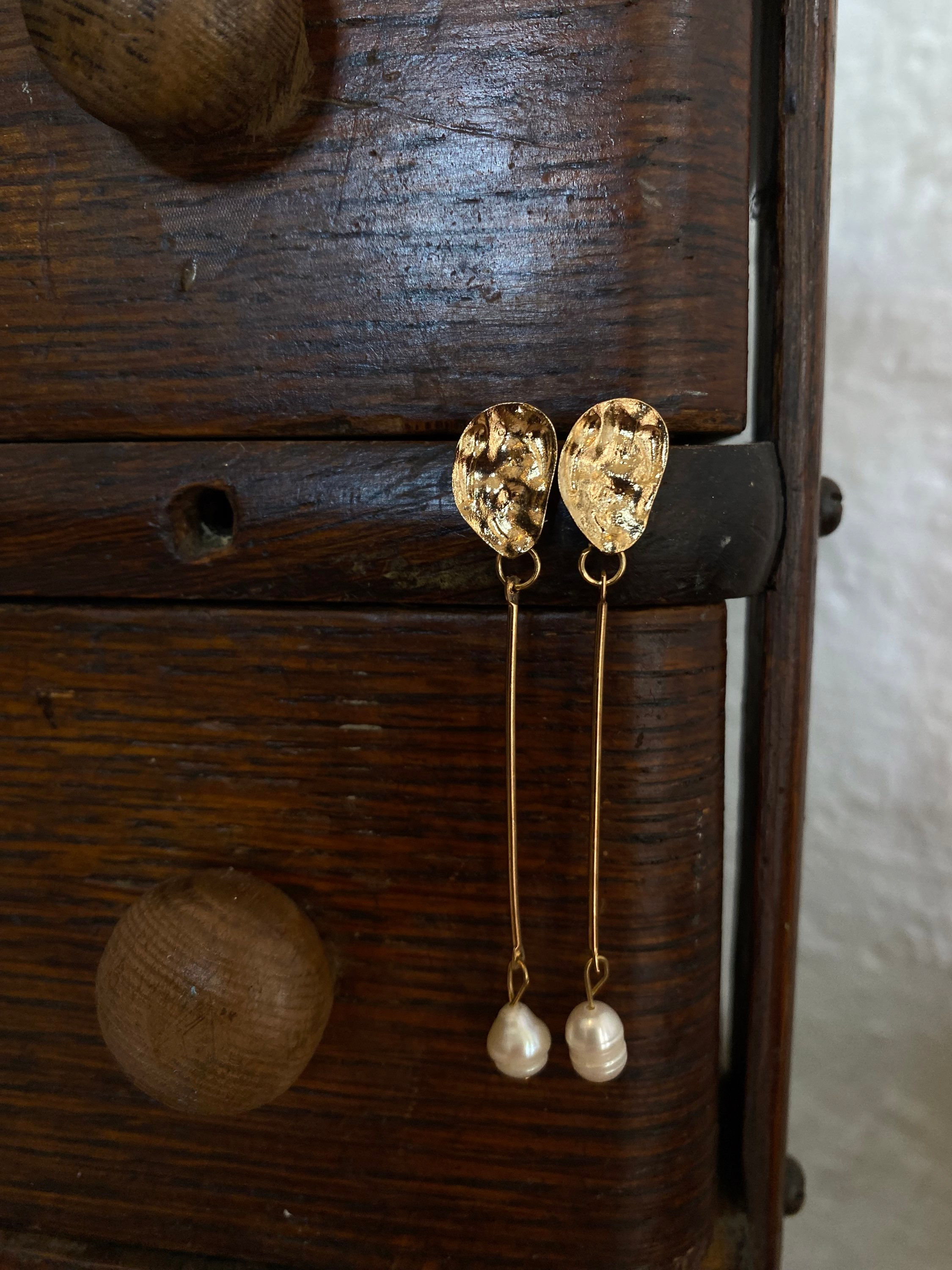 Leah Gold Pearl Earrings