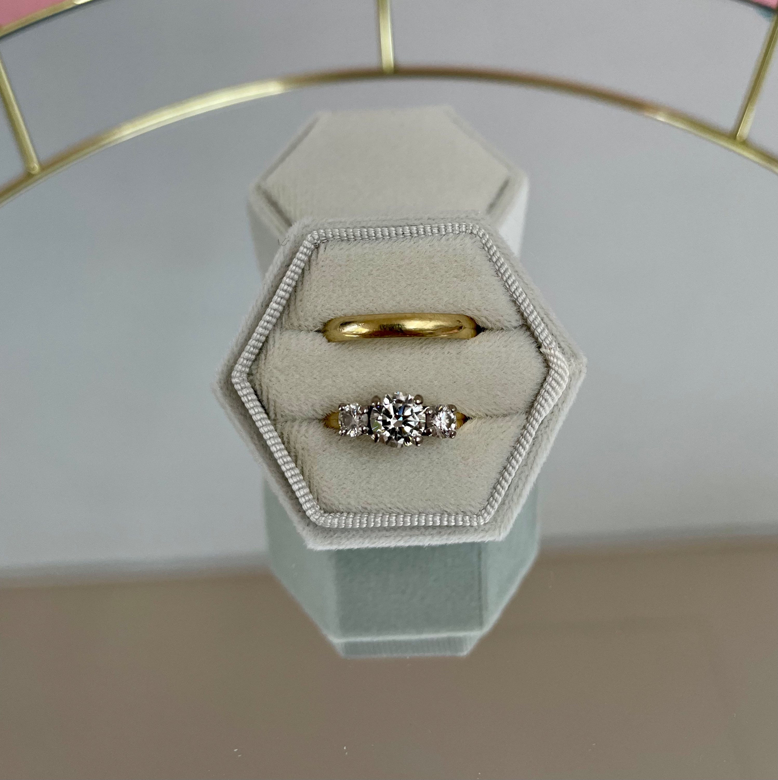 Sand Velvet Ring Box