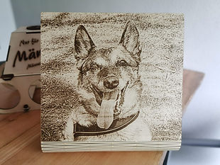 Holzbild mit Erinnerung an Hund