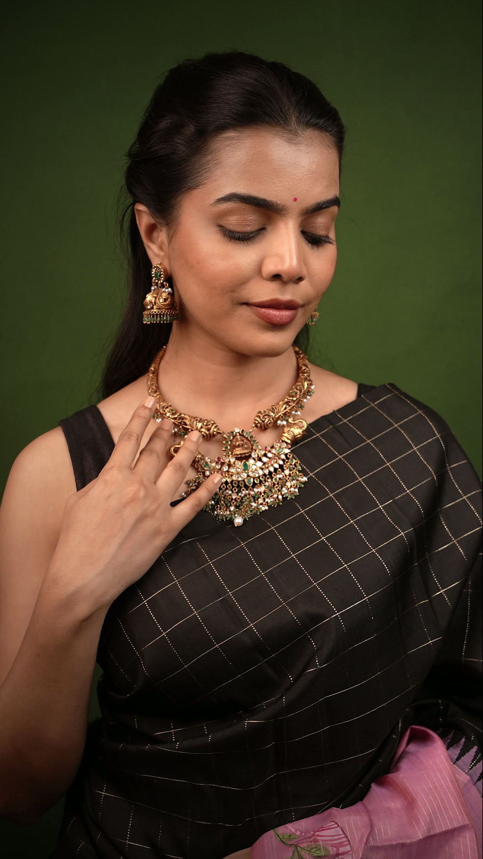 10.Lakshmi Elephant Necklace(svtm).mp4