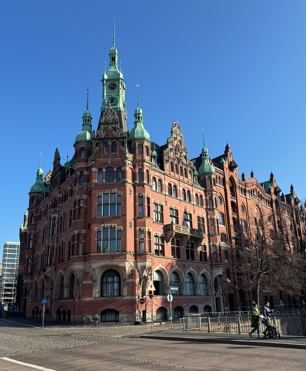 Streetcorner with beautiful building in Hamburg