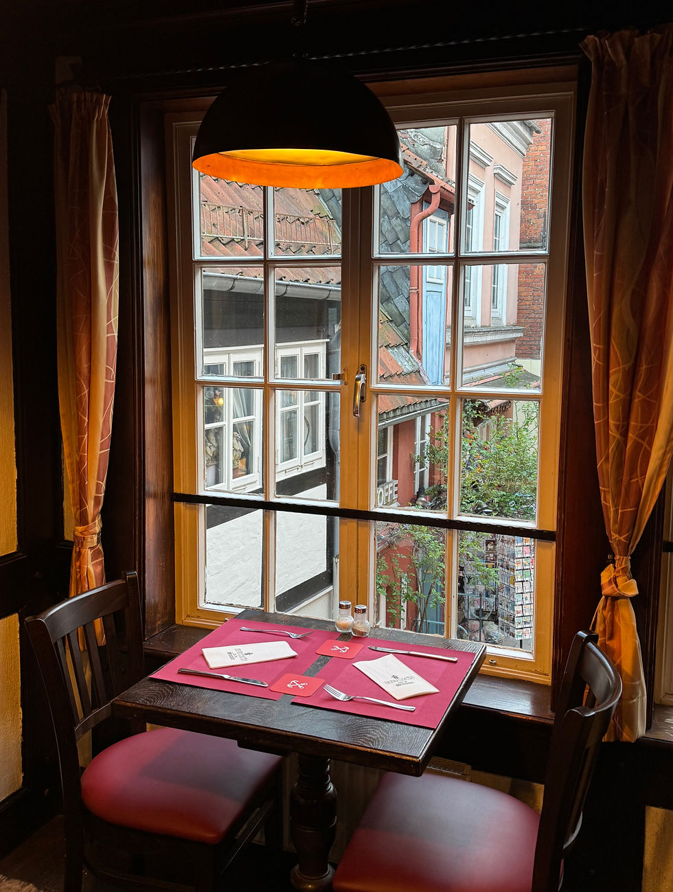 Interior of Restaurant Beck's in'n Snoor in Bremen