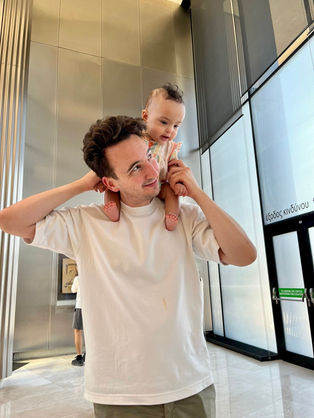 Navigating New Parenthood Abroad: Josh Madge on Surprises and Support in Amsterdam