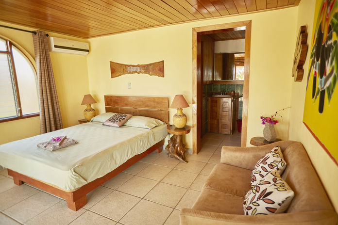 Rayos_Del_Sol_Costa_Rica_PA-RT_tucan_interior.jpeg