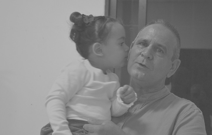 051.- Chano y su nieta-min.JPG