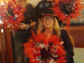 Red Christmas wreath class at Croeso Lounge in Mumbles