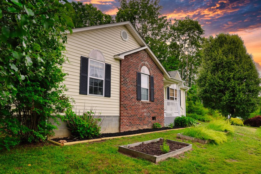 House For Sale in Weaverville, NC