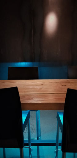 Focused dinner lighting