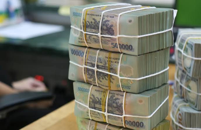 Khủng hoảng tài chính hay nguy cơ mất khả năng thanh toán không phải là dấu chấm hết cho một doanh nghiệp. Với sự ra đời của Luật Phục hồi, phá sản 2025, hệ thống pháp luật Việt Nam đã chuyển hướng từ "xử lý phá sản" sang "ưu tiên phục hồi". Trong bối cảnh đó, các thương vụ bơm vốn cứu trợ (Bailout) và mua bán, sáp nhập (M&A) trở thành chiếc phao cứu sinh quan trọng.