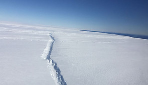 Pine_Island_-_rift.jpeg