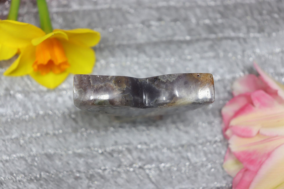 Thumbnail: Amethyst Lace Agate Whale Tail 1