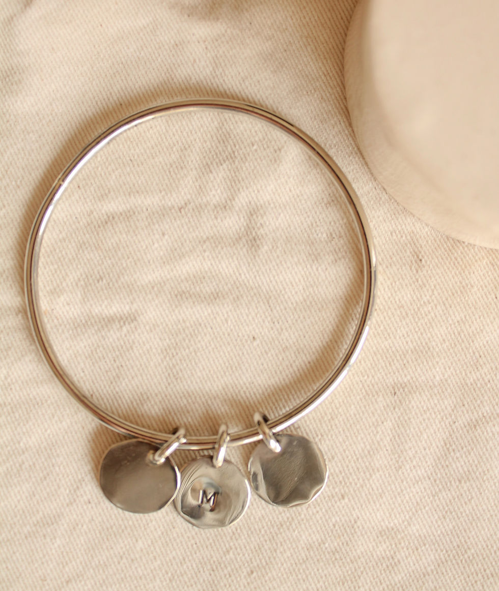 Miniatura: Pulsera con iniciales alpaca