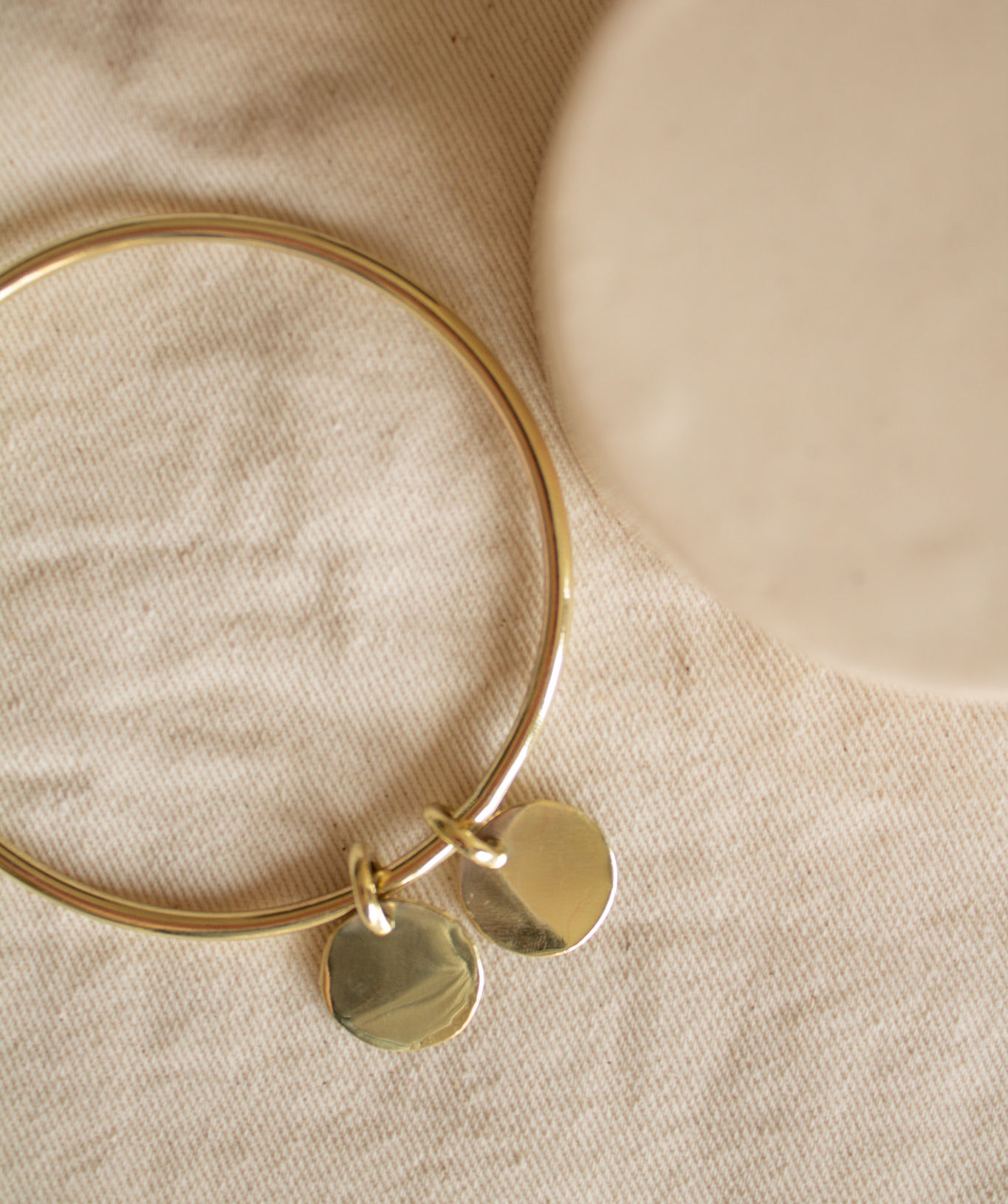 Pulsera con iniciales