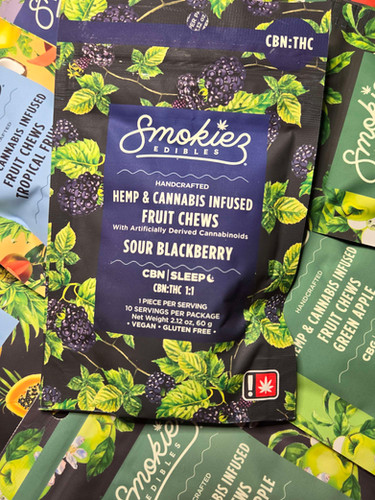 Smokies Gummies: Hemp&cannabis Sour Blackberry Fruit Chews