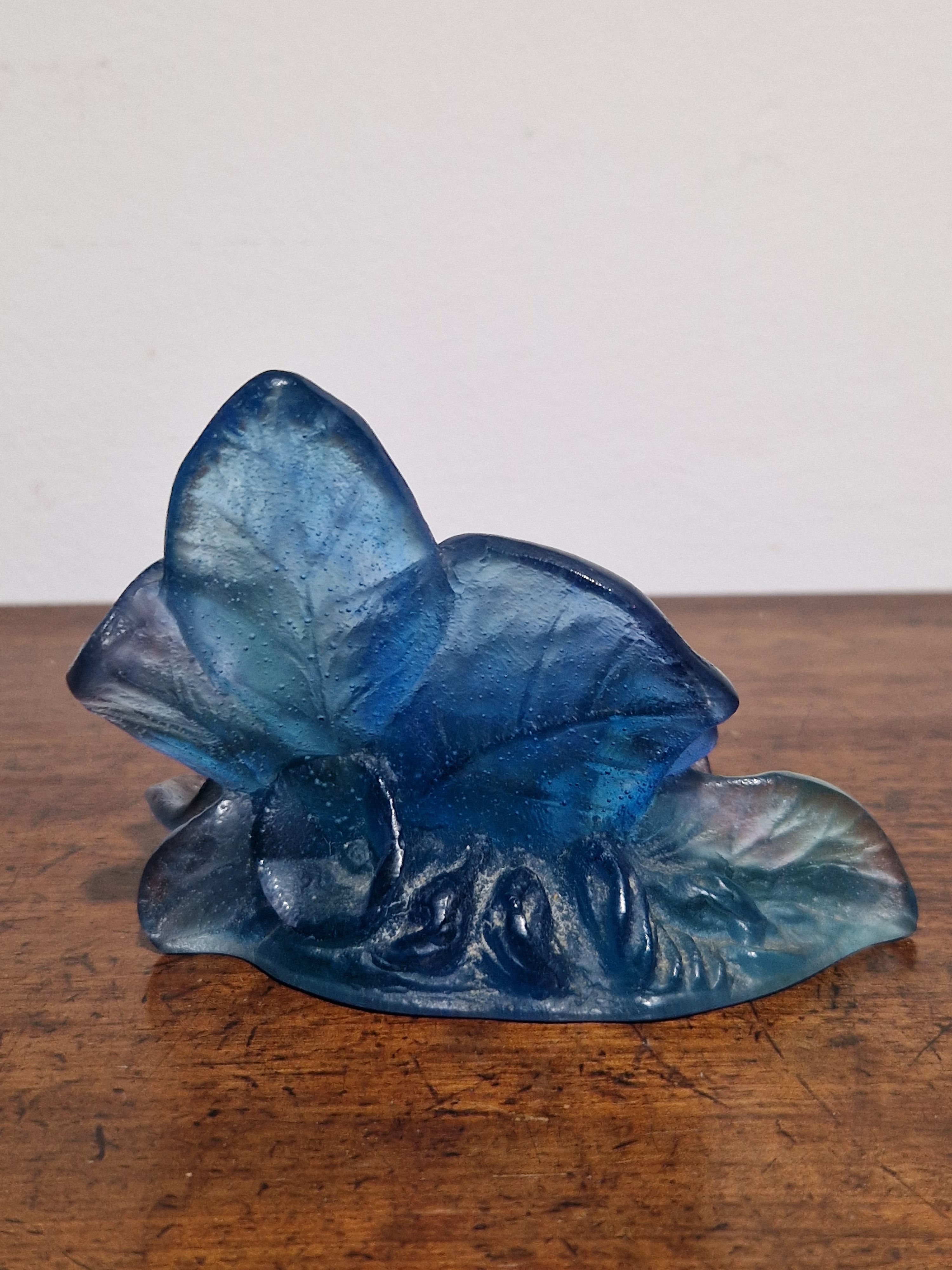 Fleur décorative bleue Daum France