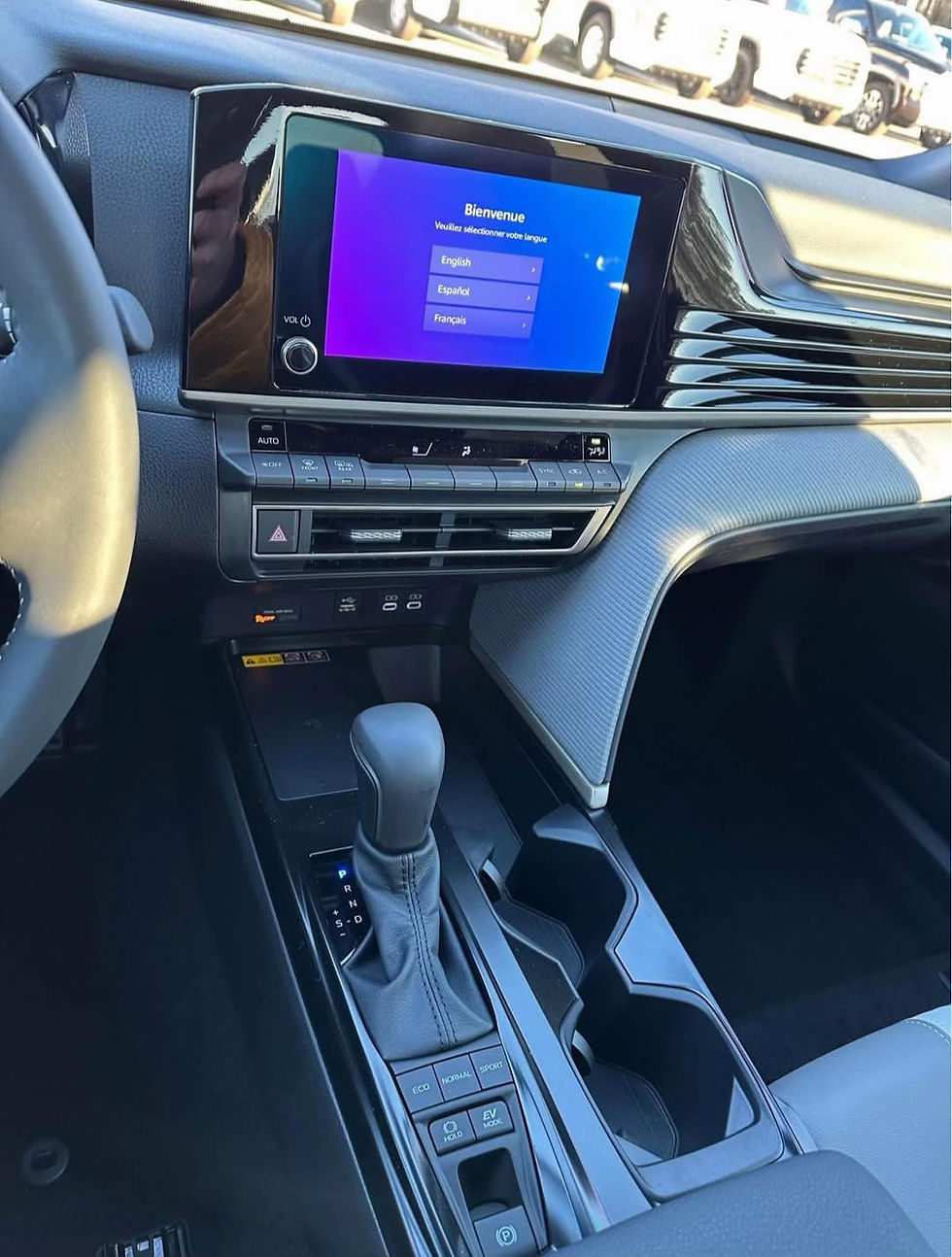 Thumbnail: 2025 Camry SE