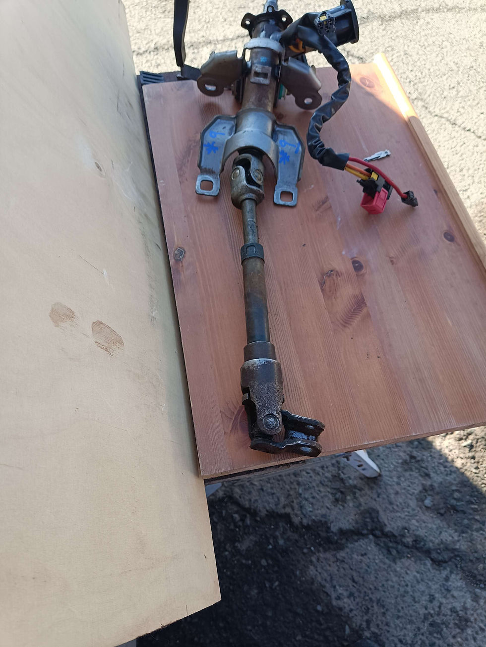 Thumbnail: Peugeot 206 2000 1.1 steering column 