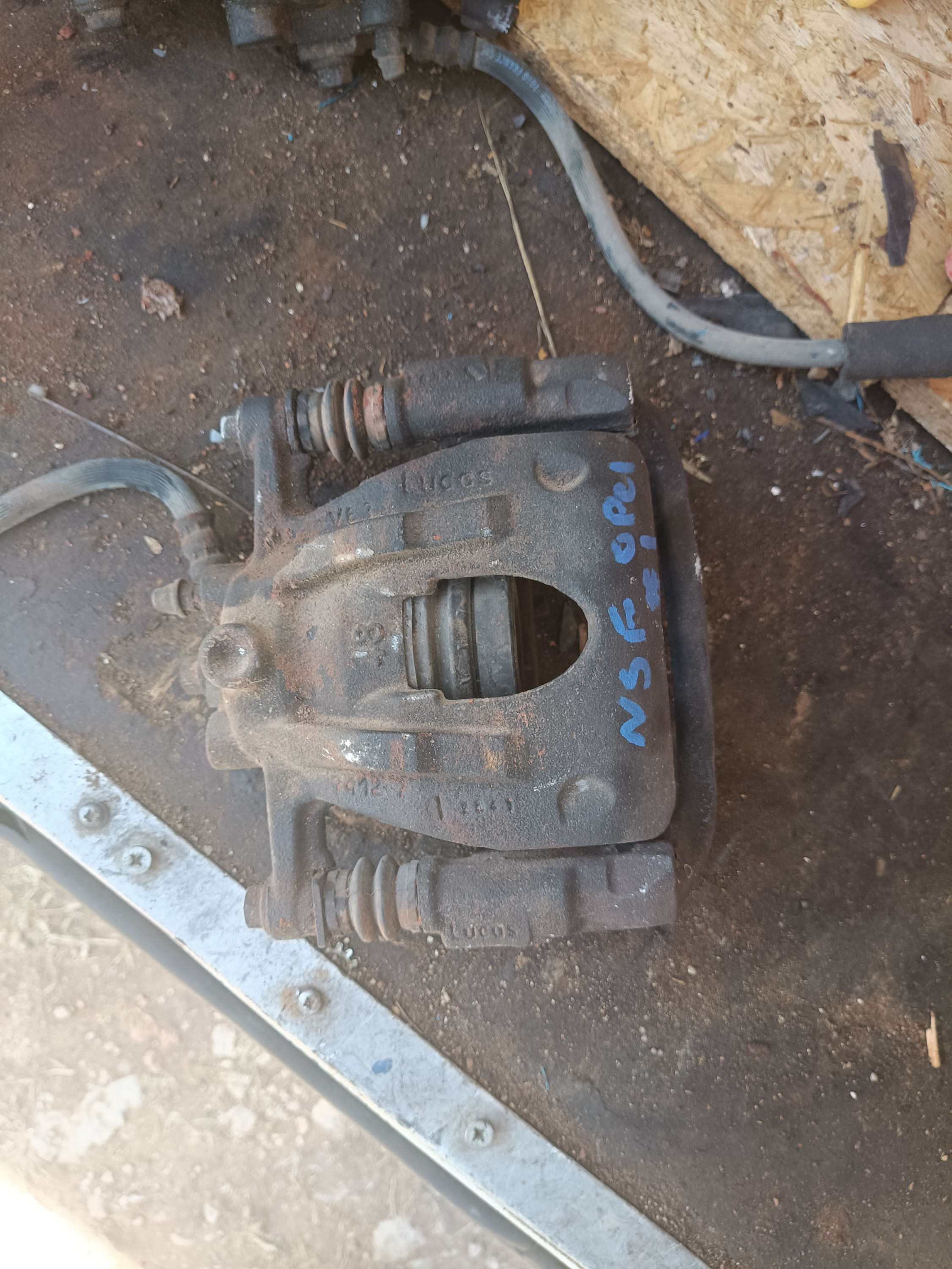 Opel Corsa 2000 1.2 passenger side brake caliper 