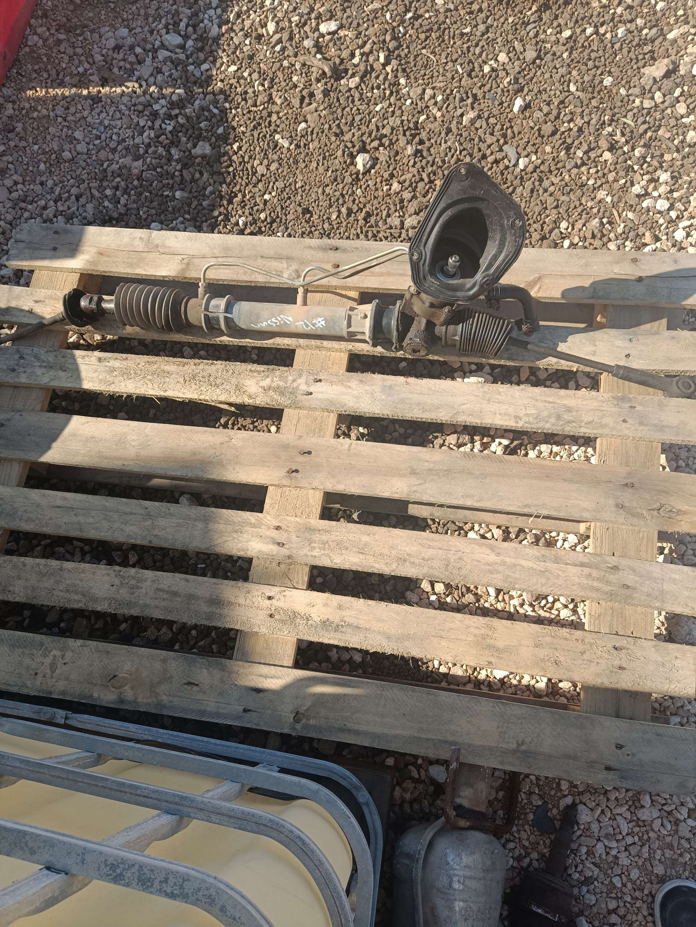 Nissan pulsar 1998 1.5lt Steering rack 