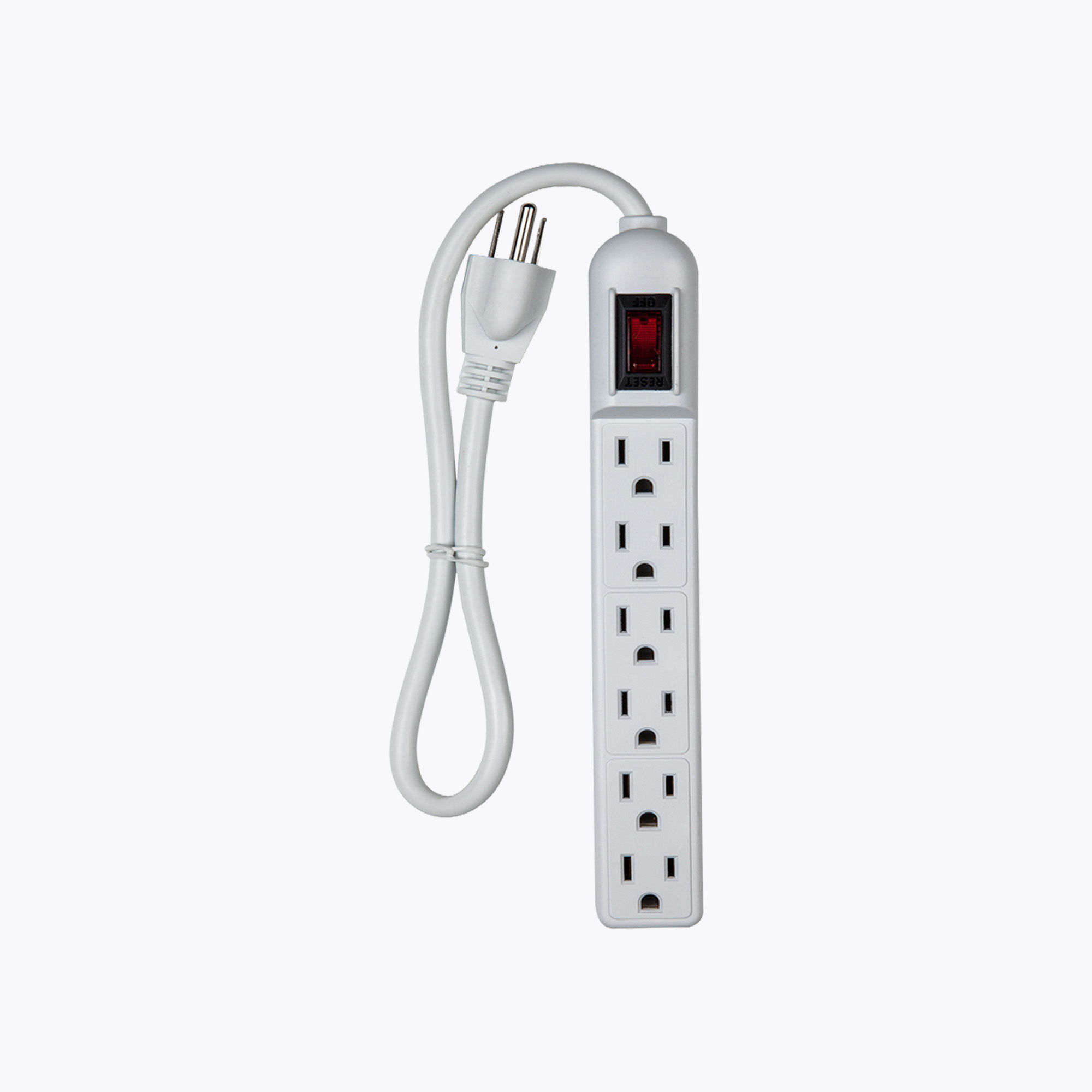 Regleta múltiple de 6 tomas con interruptor, ideal para conectar varios dispositivos eléctricos de forma segura.