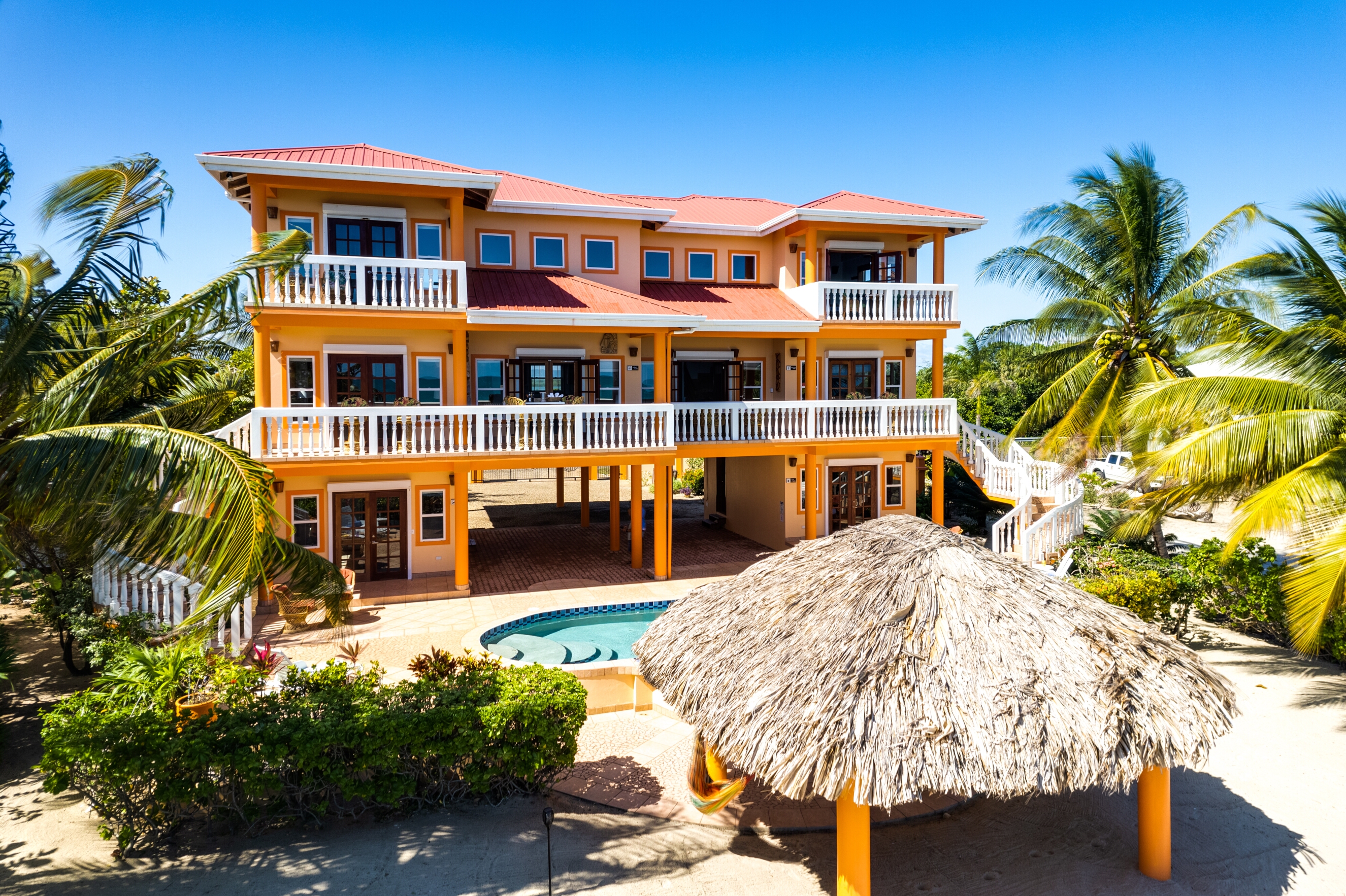 Villa 99 - Beachfront Villa 6 Bedrooms