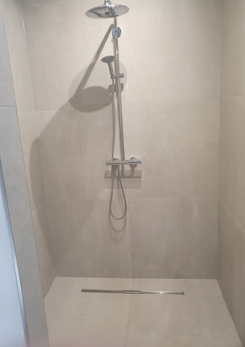 sanitair project - douche - ingebouwde kraan - inloop douche - regendouche