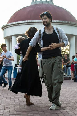 Танцы. Танцы. Танцы