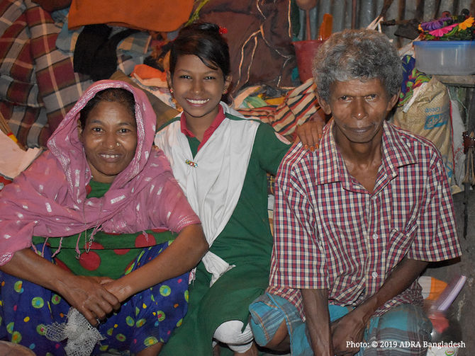 A Slum Kid is Struggling for Her Dream