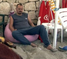 ARDA KURAL SOKAKTA YAŞIYOR !