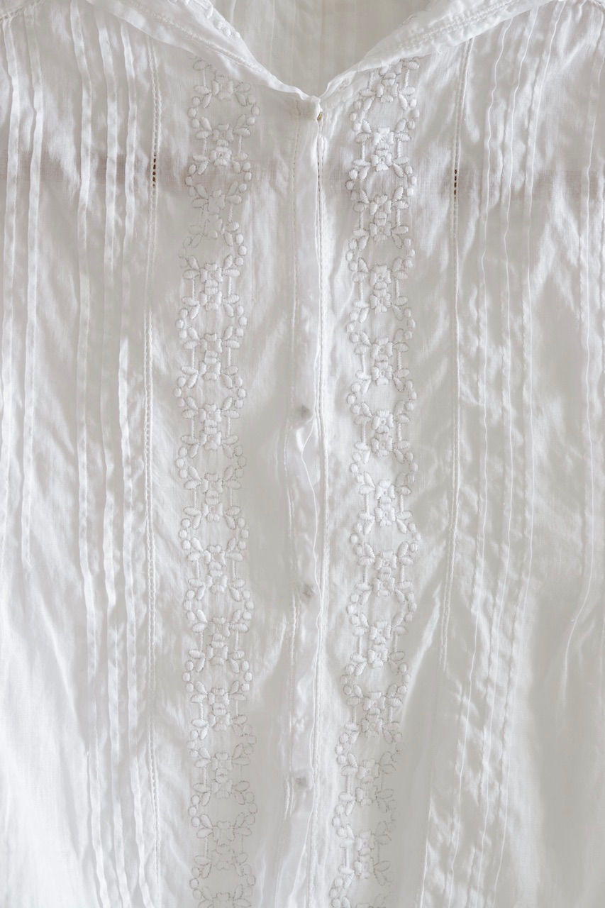 サムネイル： antique muslin blouse