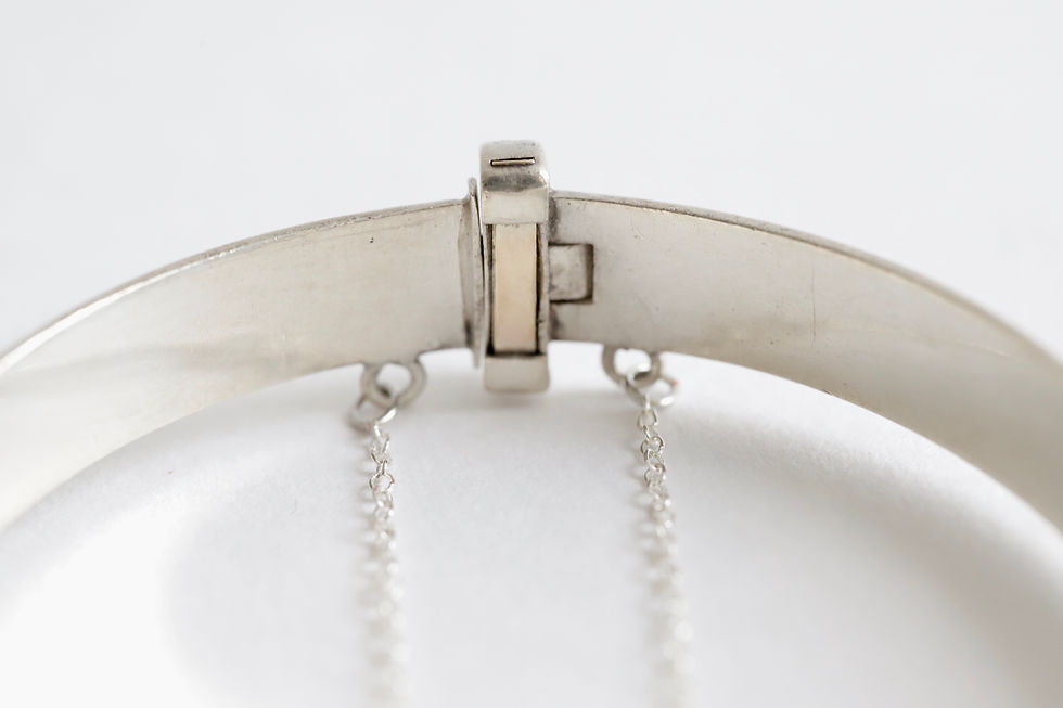 サムネイル： hand engraved sterling silver bangle