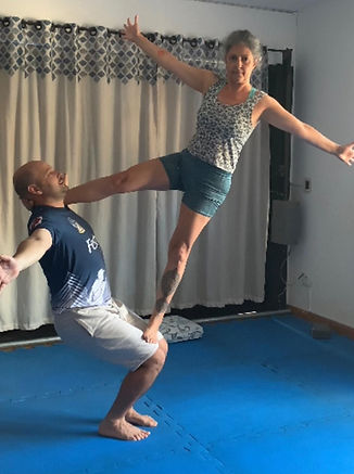 Acro yoga