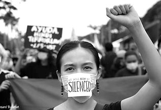 Demonstranten setzen sich für die Meinungsfreiheit ein