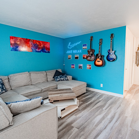 4336 Felton Unit 1 living room