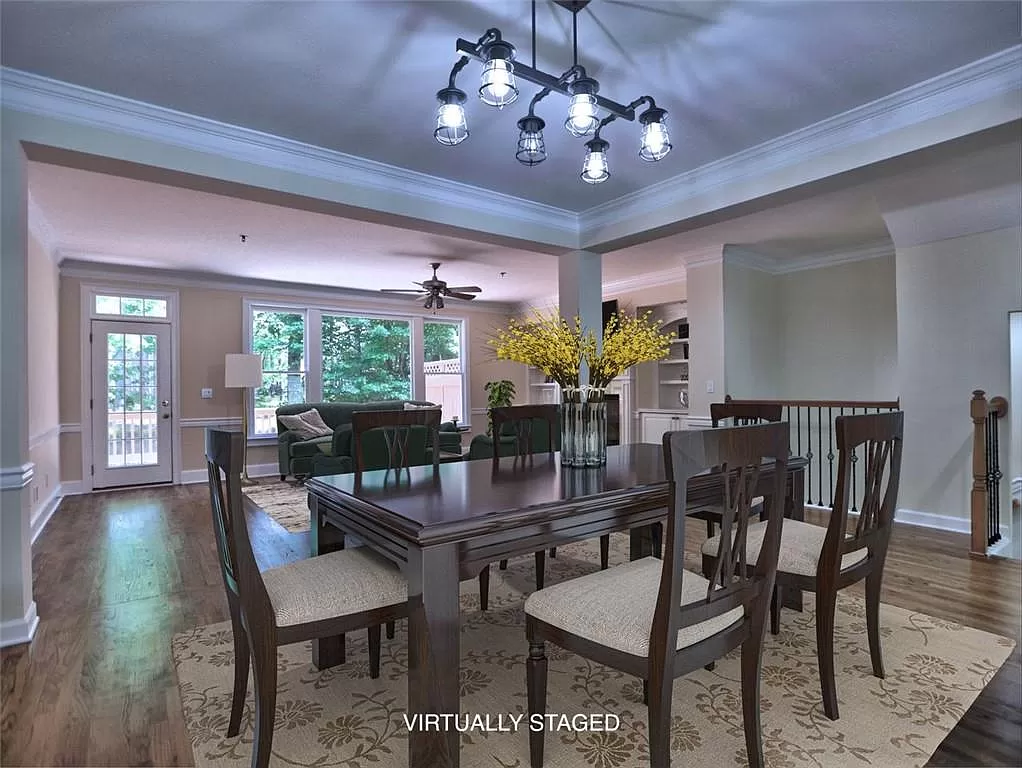 484 Vinings Estates Dr SE dining room