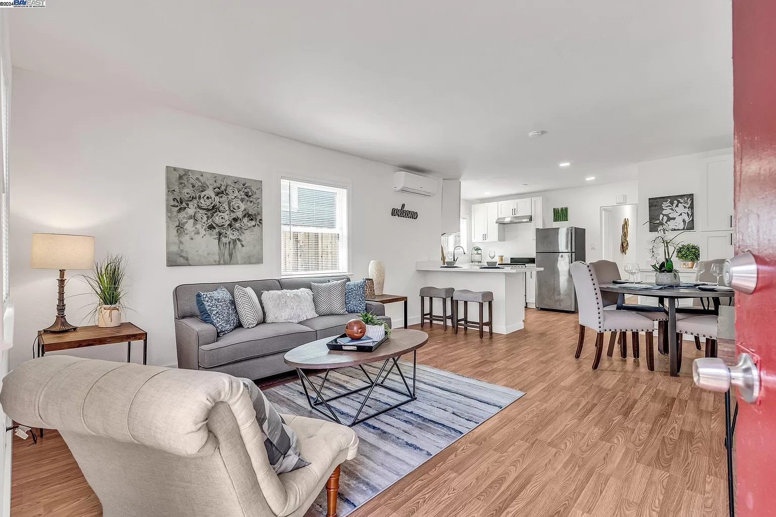5531 Fremont St living area