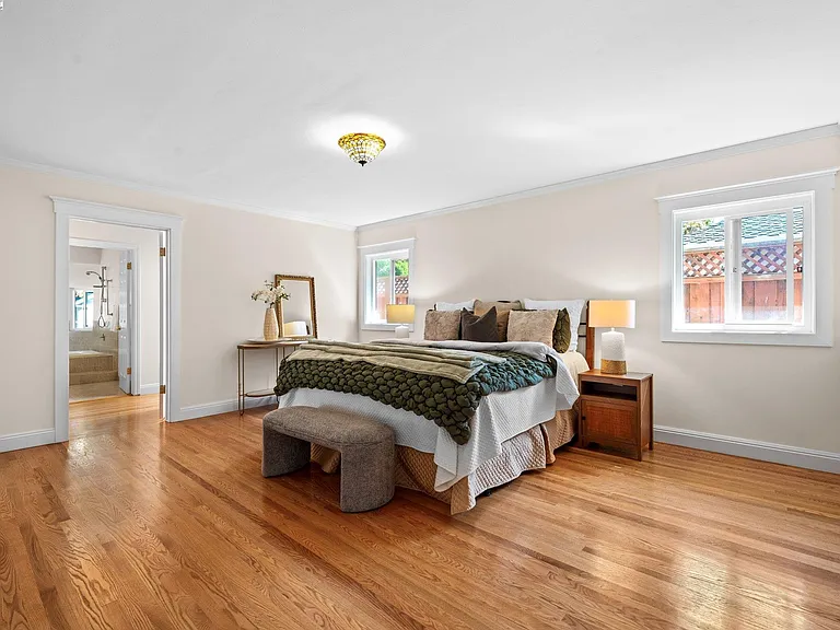 21890 Tanglewood Dr primary bedroom
