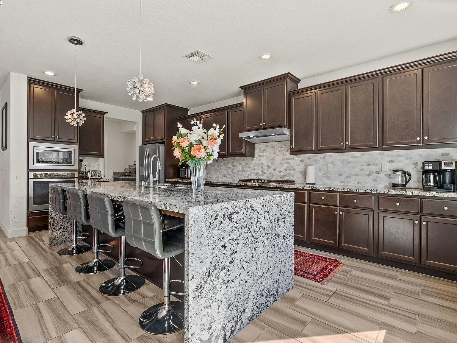 4515 McKenzie Ave kitchen