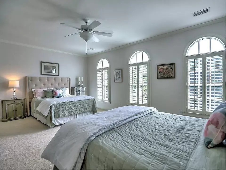 4142 Onslow Pl SE bedroom with two beds