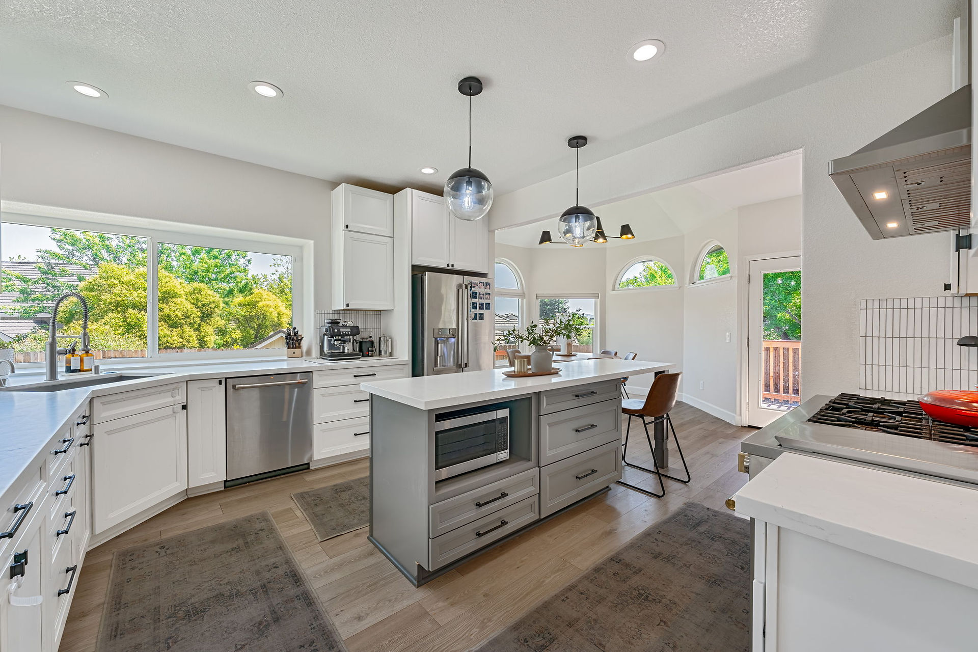 108 Russville Ct Folsom kitchen