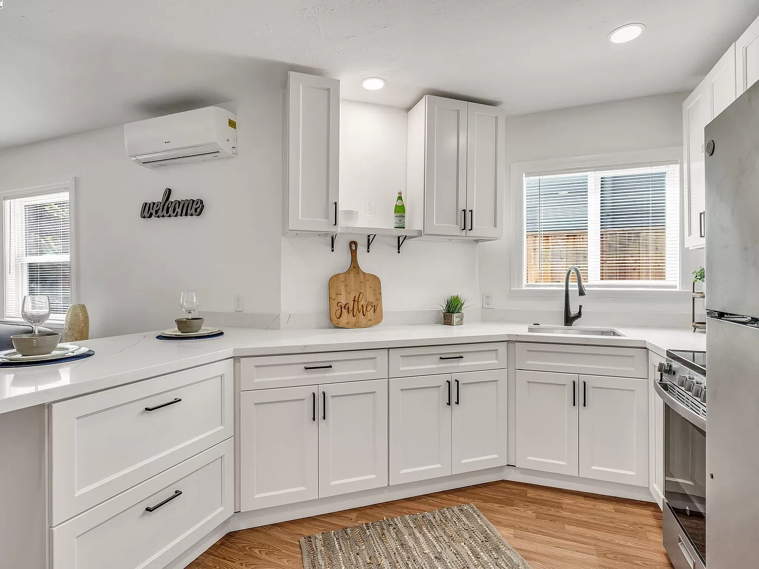 5531 Fremont St cabinets and counters