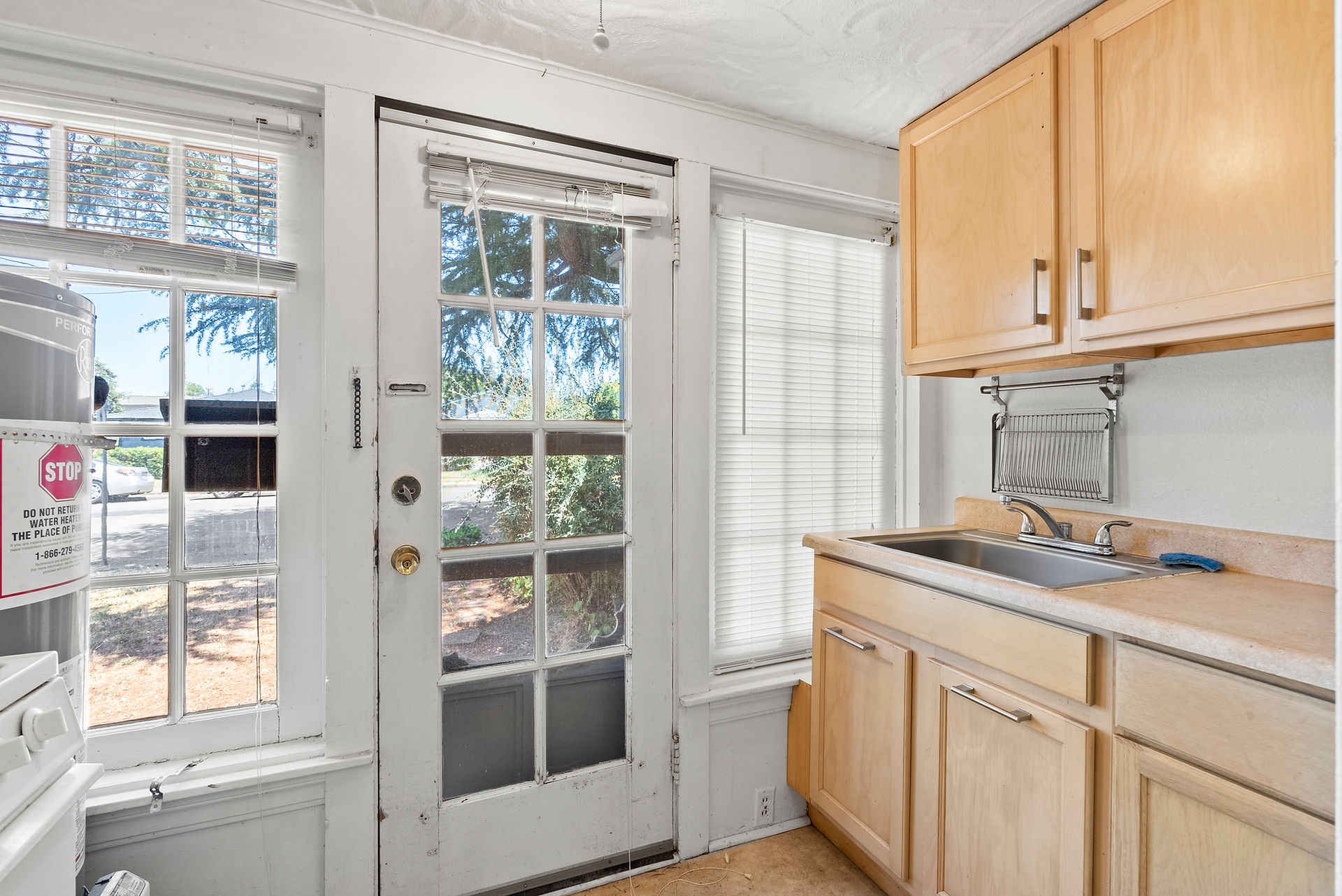 590 Carr Ave, Santa Rosa, kitchen and french door