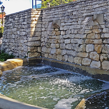 Wall fountain