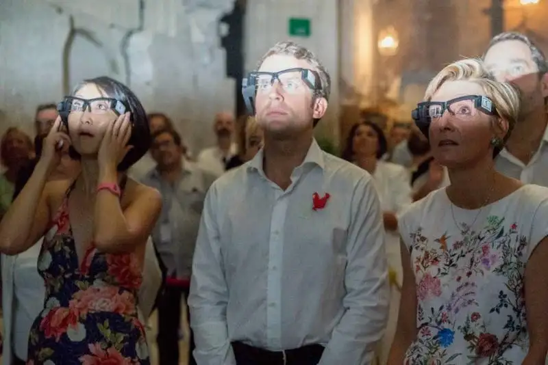 The Theatre de Paris will begin marketing the glasses to arts organizations around the world this year.